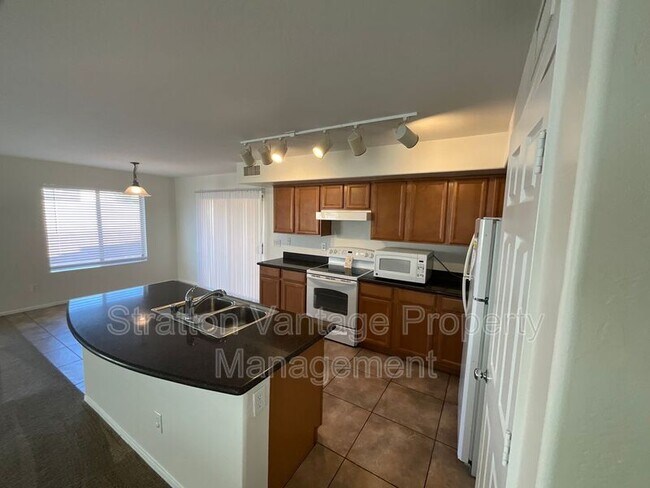 15582 W Rio Vista Ln Goodyear, AZ 85338 photo 2
