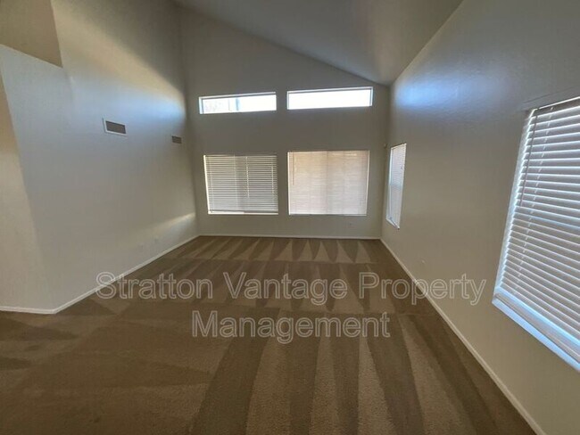 15582 W Rio Vista Ln Goodyear, AZ 85338 photo 3