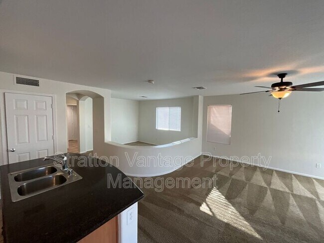 15582 W Rio Vista Ln Goodyear, AZ 85338 photo 5