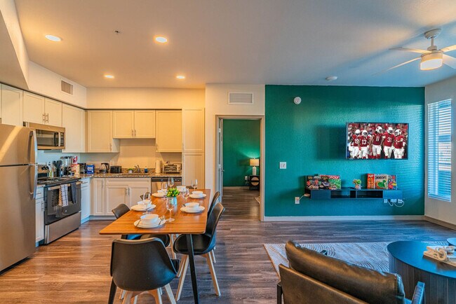 9456 W Georgia Ave Glendale, AZ 85305 photo 4