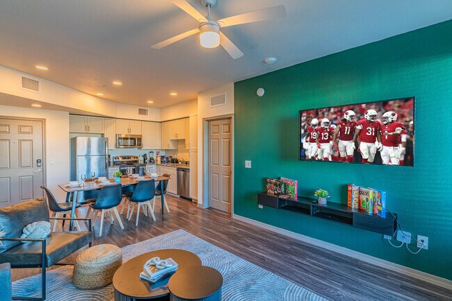 9456 W Georgia Ave Glendale, AZ 85305 photo 3