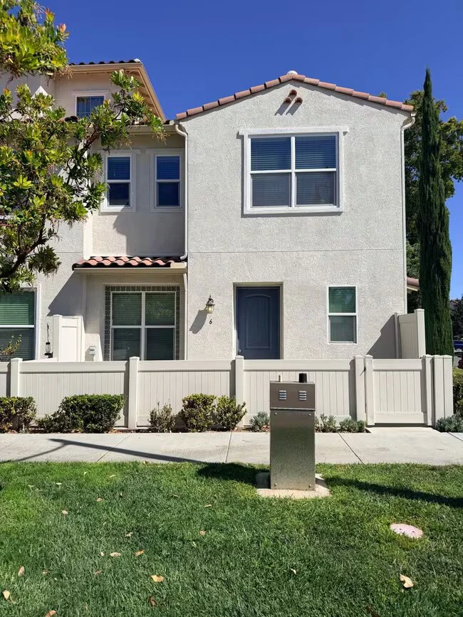 1520 Santa Carolina Rd Chula Vista, CA 91913 photo 2