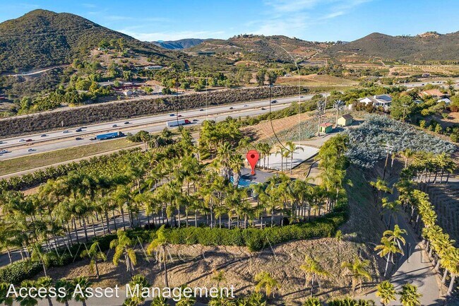 4942 White Lilac Rd Fallbrook, CA 92028 photo 2