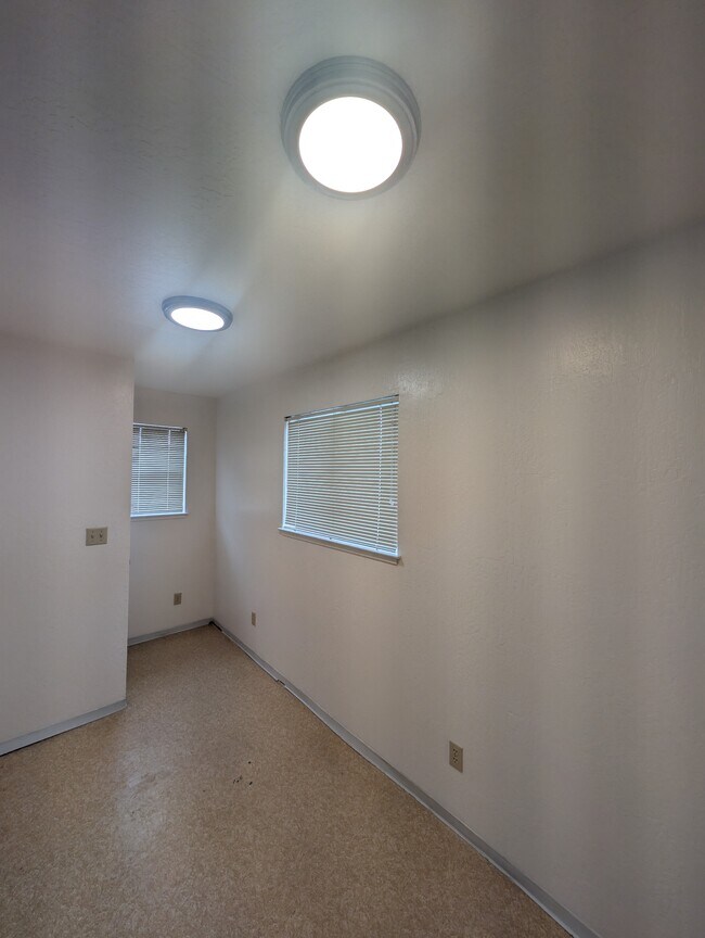 2630 67th Ave Oakland, CA 94605 photo 5