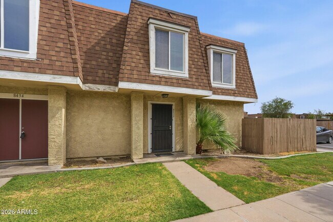 8432 N 34th Dr photo 3
