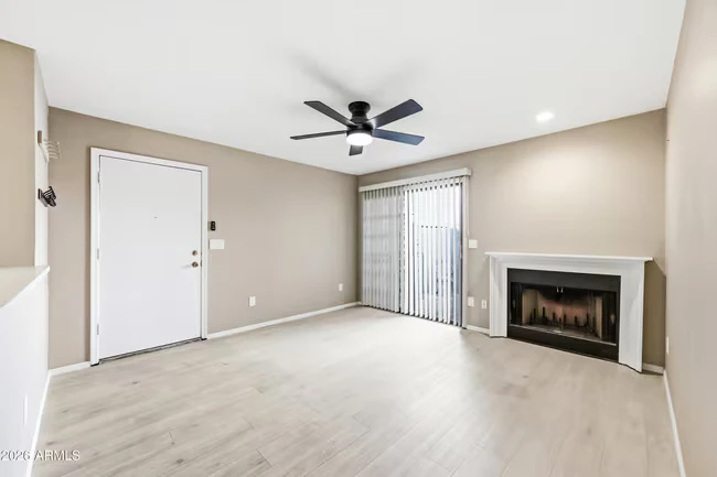 533 W Guadalupe Rd Mesa, AZ 85210 photo 4
