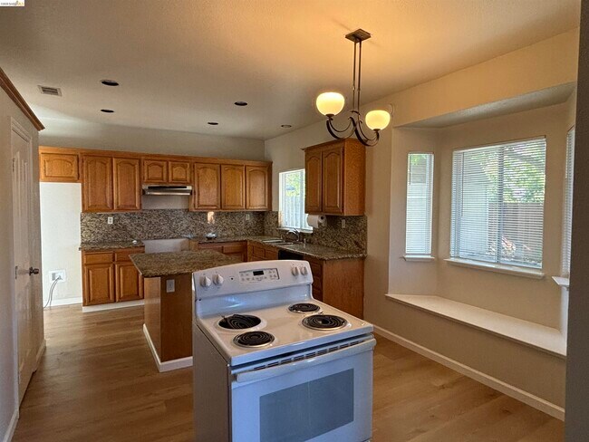 5021 Chaparral Ct Antioch, CA 94531 photo 2