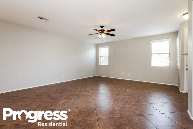 15558 W Laurel Ln Surprise, AZ 85379 photo 2