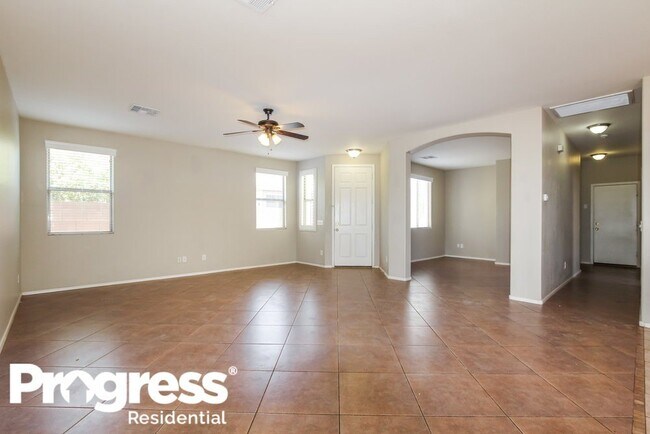 15558 W Laurel Ln Surprise, AZ 85379 photo 3