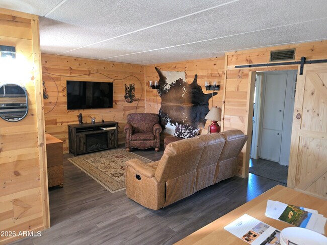 90 W Yavapai St Wickenburg, AZ 85390 photo 4