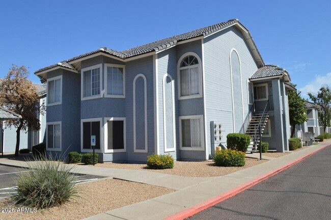 2910 W Marconi Ave Phoenix, AZ 85053 photo 2