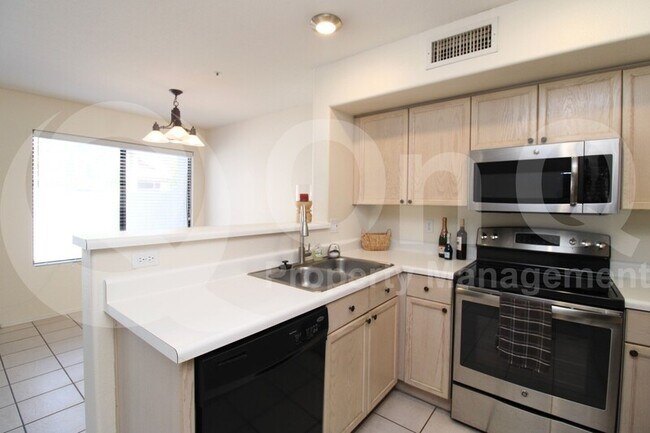 1104 W Mango Dr Gilbert, AZ 85233 photo 3