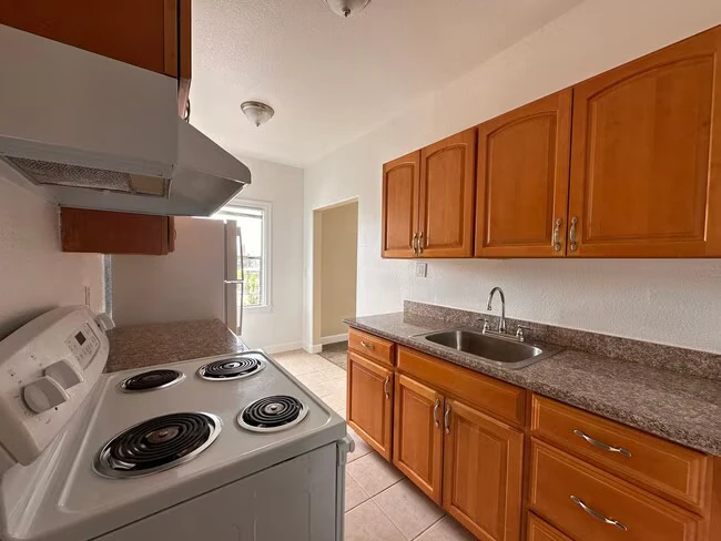 624 Brooklyn Ave Oakland, CA 94606 photo 5