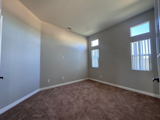 26835 Monseratt Ct Murrieta, CA 92563 photo 4