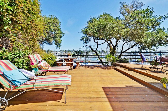 242 4th Ave Santa Cruz, CA 95062 photo 3
