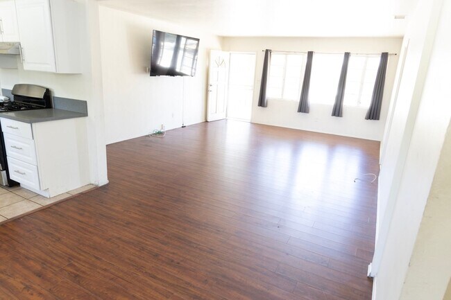 5086 55th Pl San Diego, CA 92115 photo 3