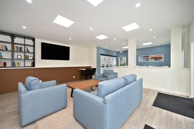 Silver Oak Apartments photo 4