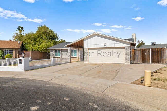 2846 W Villa Rita Dr Phoenix, AZ 85053 photo 2
