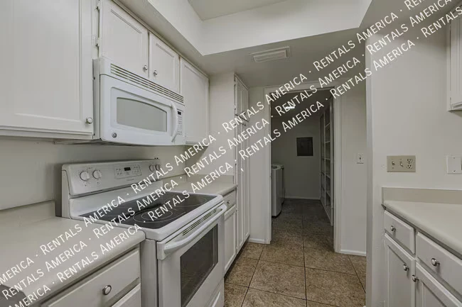 633 W Southern Ave Tempe, AZ 85282 photo 2