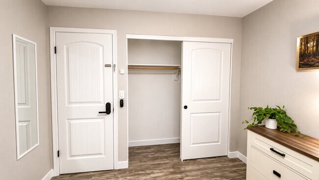 3757 W Joan De Arc Ave Phoenix, AZ 85029 photo 2