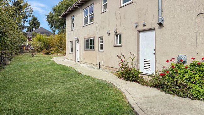 1623 Harmon St Berkeley, CA 94703 photo 2