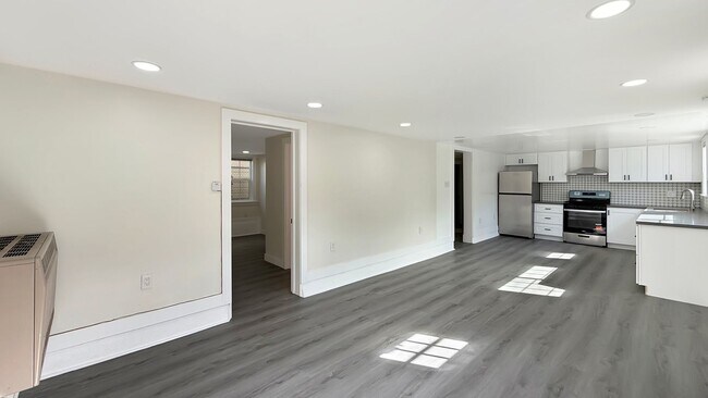 1623 Harmon St Berkeley, CA 94703 photo 4