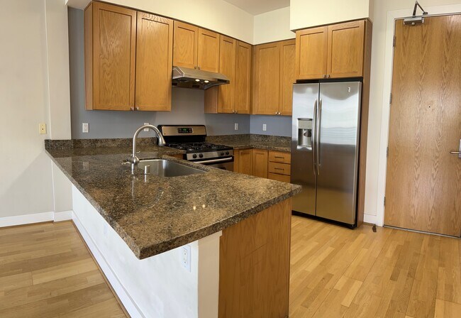 1020 Jackson St Oakland, CA 94607 photo 3