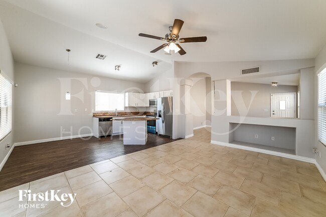4367 E Campo Bello Dr Phoenix, AZ 85032 photo 4