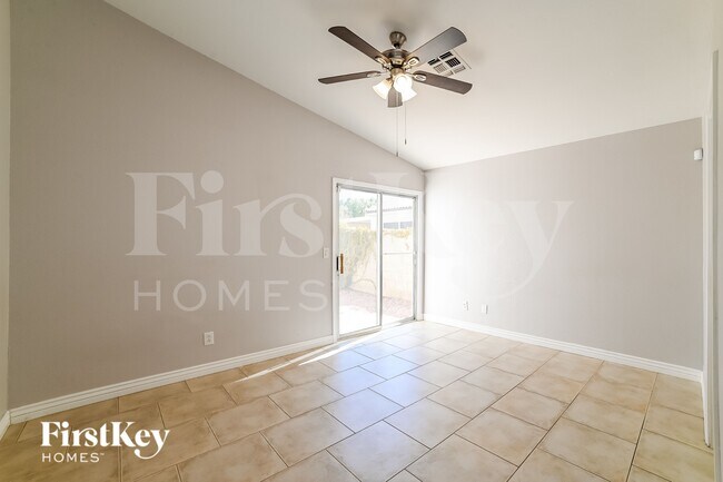 4367 E Campo Bello Dr Phoenix, AZ 85032 photo 3