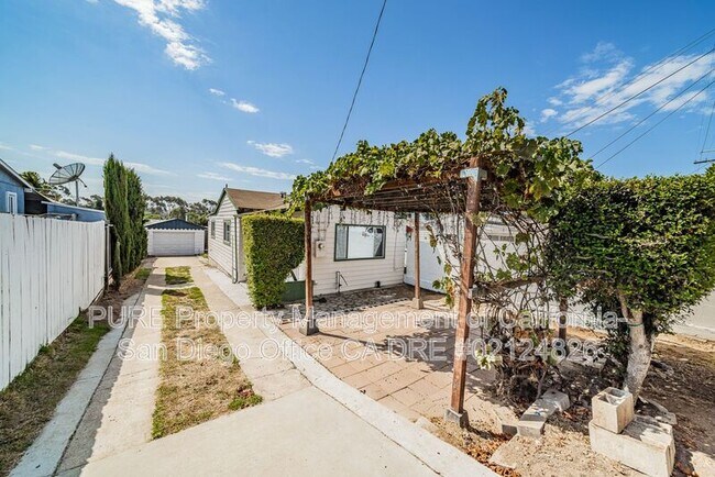 2334 E 32nd St National City, CA 91950