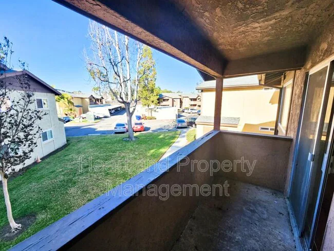 514 Calle Montecito Oceanside, CA 92057 photo 2
