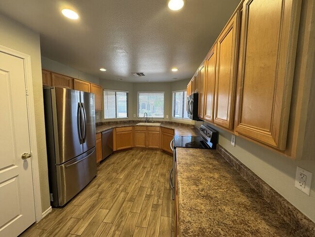 2330 W Blue Sky Dr Phoenix, AZ 85085 photo 3