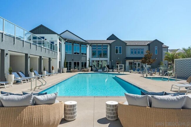 5015 Avenida Lugano Chula Vista, CA 91913