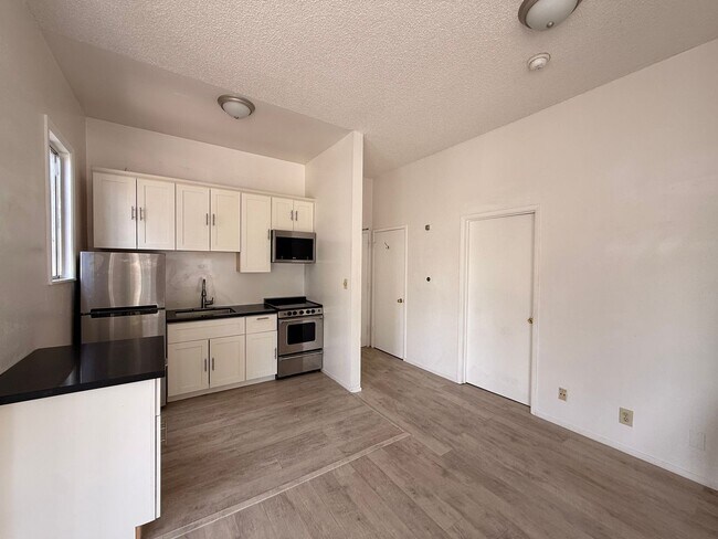 563 Steiner St San Francisco, CA 94117 photo 5