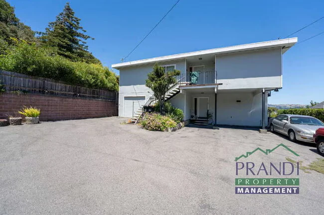 110 Pearl St photo 2