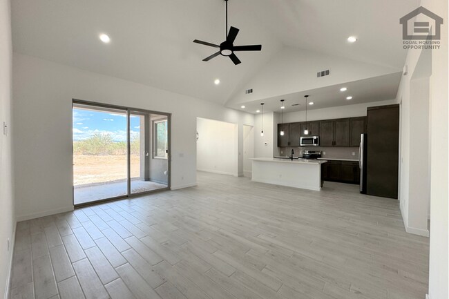 18108 W Morning Vista Ln Surprise, AZ 85387 photo 4