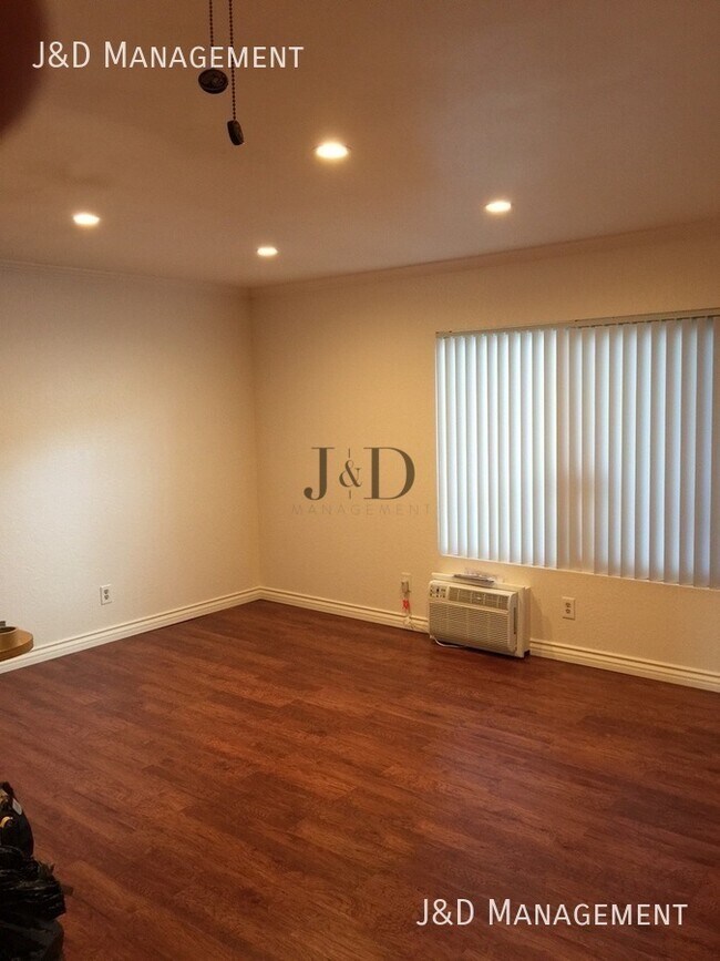 3682 Nile St San Diego, CA 92104 photo 2