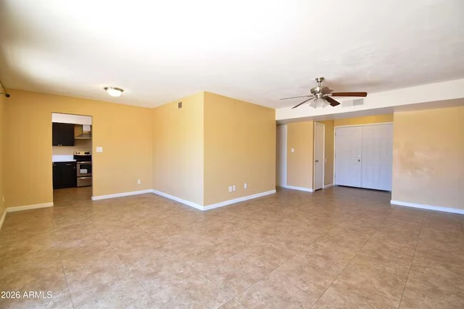 6525 W Mercer Ln Glendale, AZ 85304 photo 3