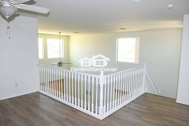 10827 W Cottontail Ln Peoria, AZ 85383 photo 5