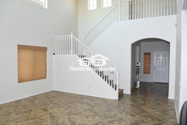 10827 W Cottontail Ln Peoria, AZ 85383 photo 3