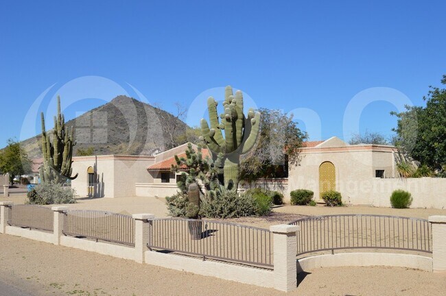 5242 W Fallen Leaf Ln Glendale, AZ 85310 photo 2