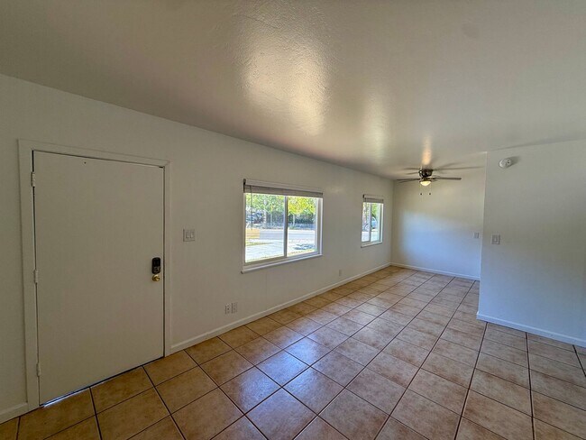 406 Woodland Ave San Rafael, CA 94901 photo 4
