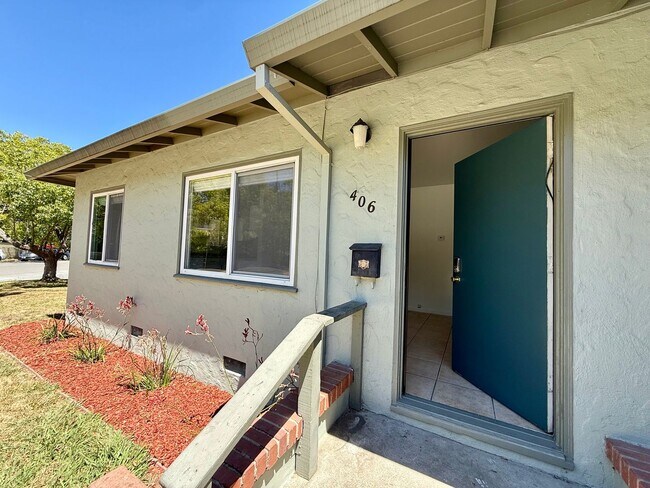 406 Woodland Ave San Rafael, CA 94901 photo 2