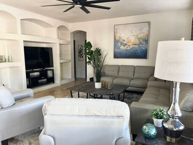 14052 W Woodbridge Ave Goodyear, AZ 85395 photo 3