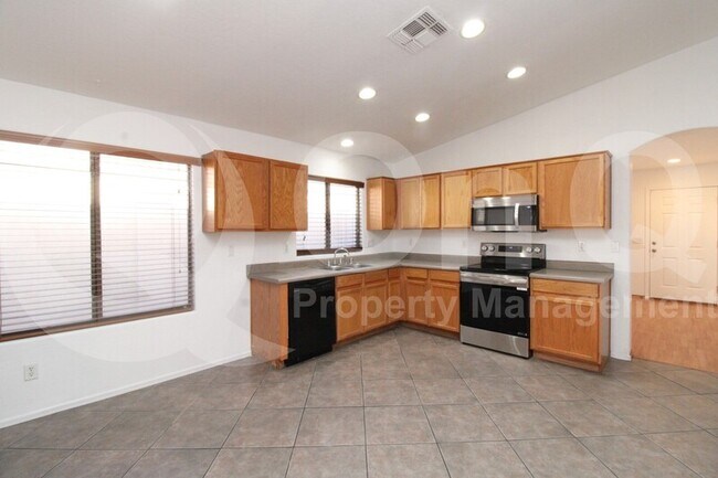 2610 N 108th Dr Avondale, AZ 85392 photo 3