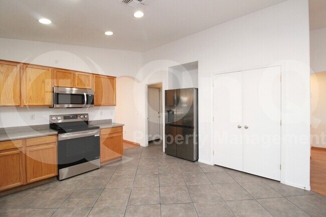 2610 N 108th Dr Avondale, AZ 85392 photo 4