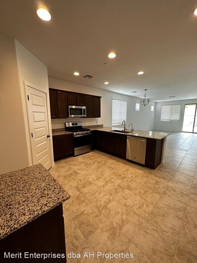 31970 N 123rd Ln Peoria, AZ 85383 photo 5
