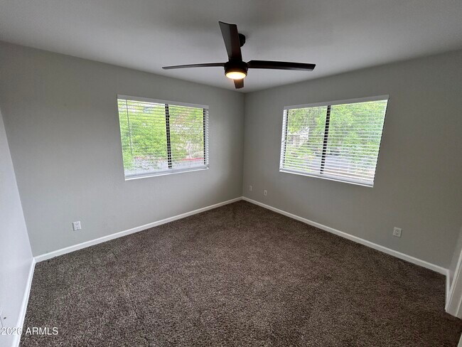 5757 W Eugie Ave Glendale, AZ 85304 photo 4