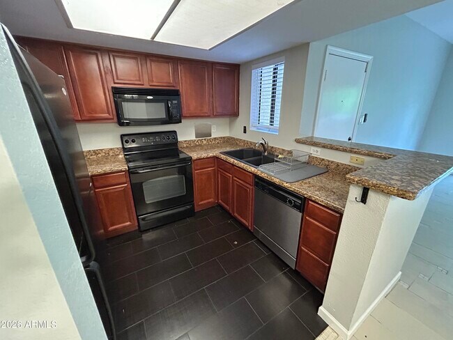 5757 W Eugie Ave Glendale, AZ 85304 photo 2