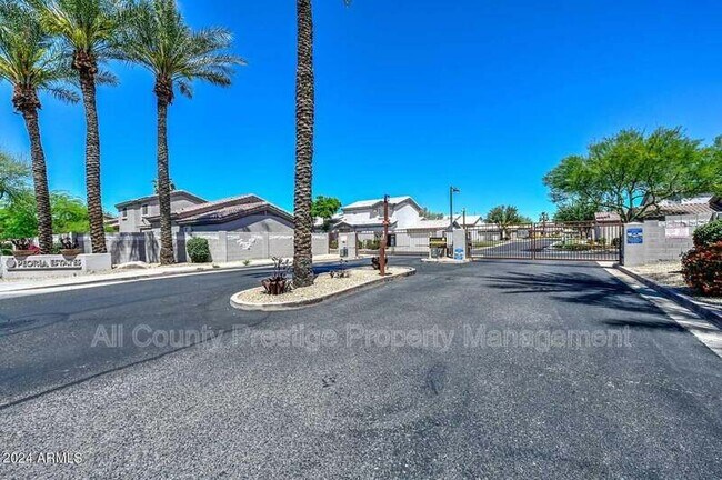 15651 N 79th Ln Peoria, AZ 85382 photo 4
